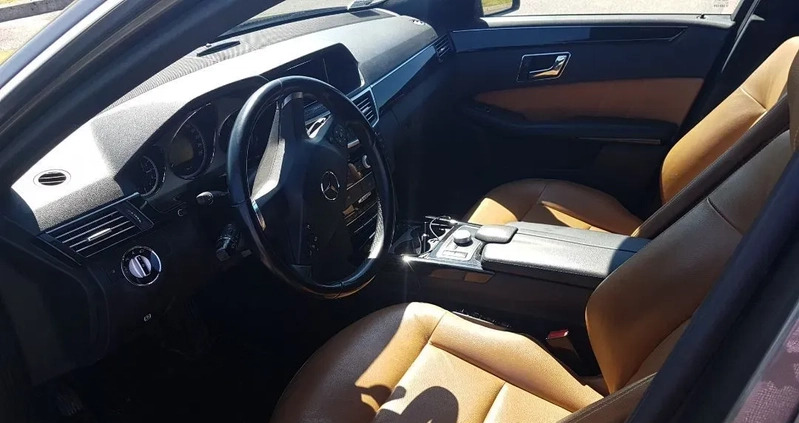 Mercedes-Benz Klasa E cena 42000 przebieg: 290000, rok produkcji 2010 z Miłomłyn małe 11